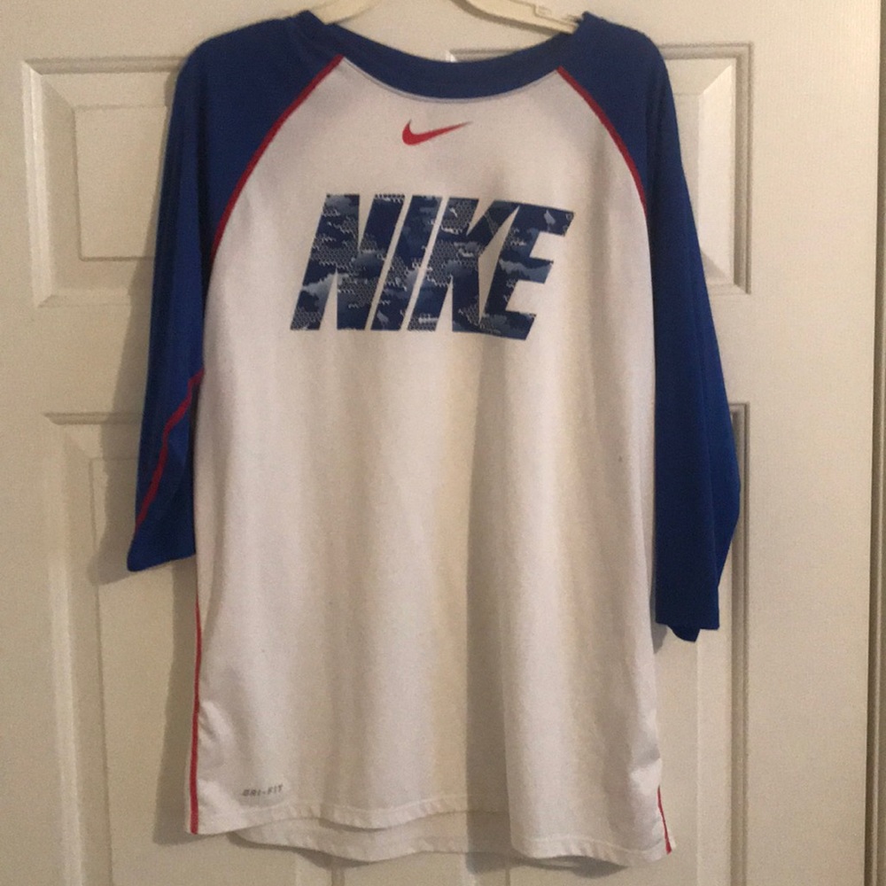 Nike men’s Sri-fit 3/4 sleeve.